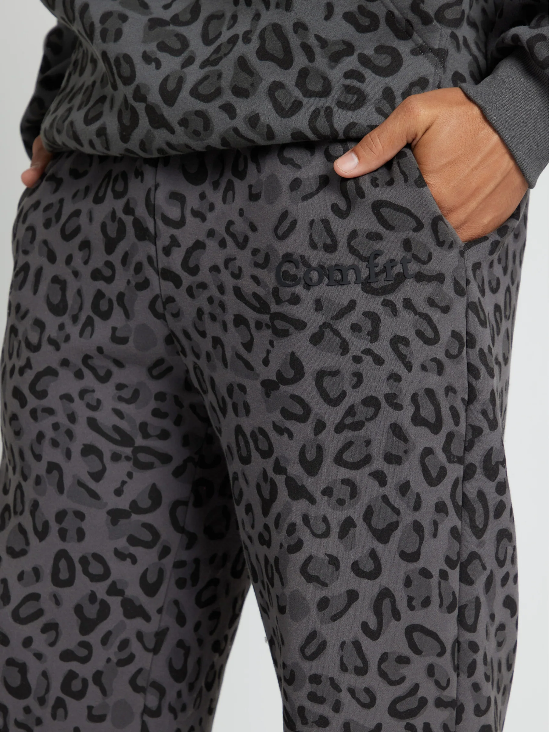 Minimalist Straight Leg Sweatpants