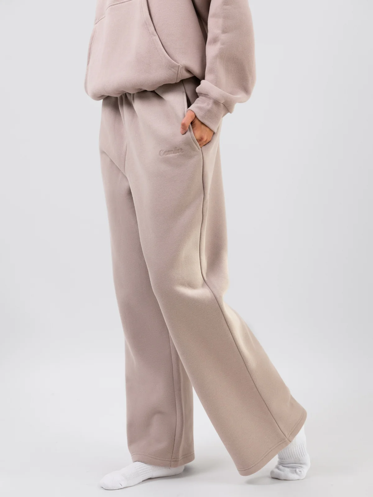 Signature Straight Leg Sweatpants - Pre-Order 5 Signature Straight Leg Sweatpants - Pre-Order